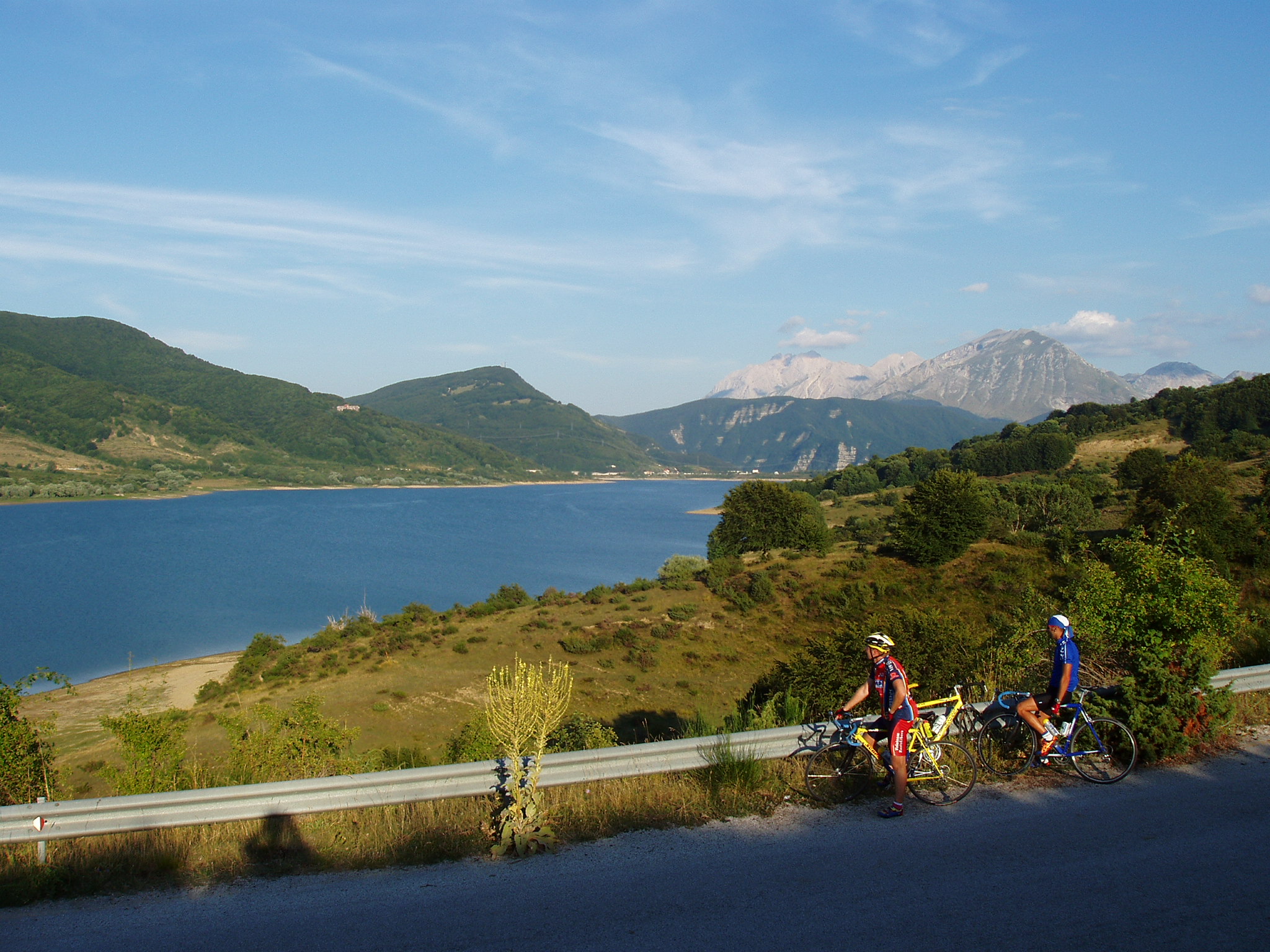 Cicloturismo sul lago di Campotosto, Abruzzo